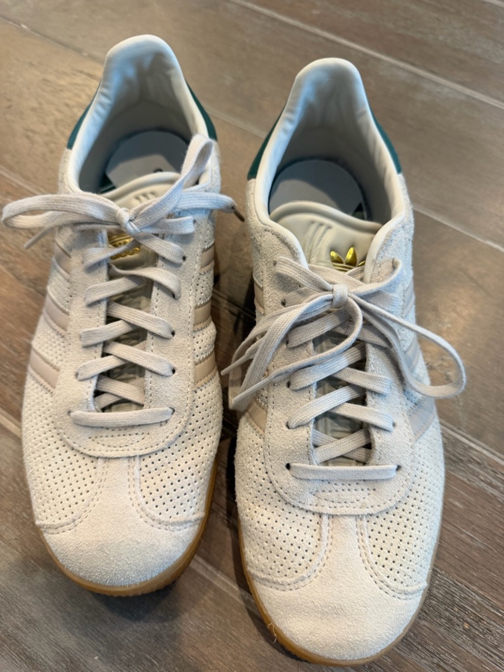 adidas Off-White Suede Sneakers with Gum Sole and Green Heel Tab - Picture 2 of 5